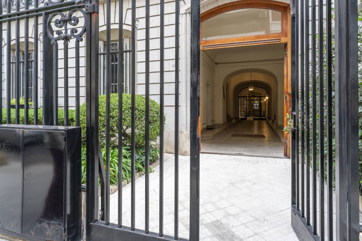 Av. Alvear y Rodriguez Peña. (Imagen número 1)